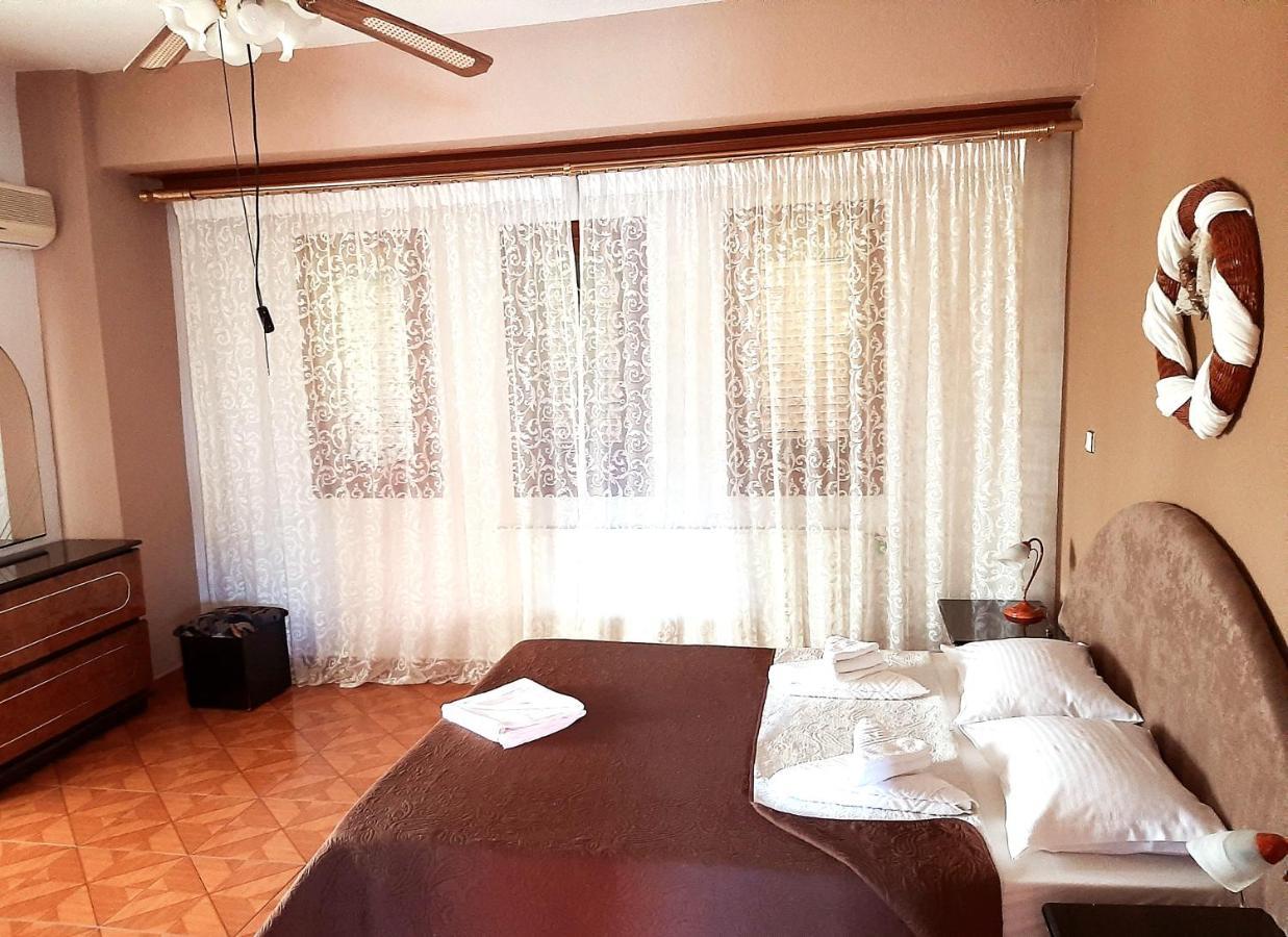 Vintage Home Нікіті Екстер'єр фото